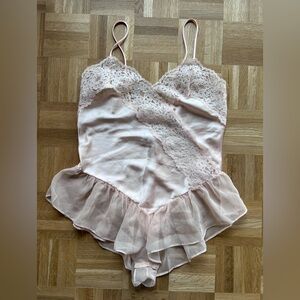 Amazing Vintage Lace Trim Satin Chemise in Blush Pink